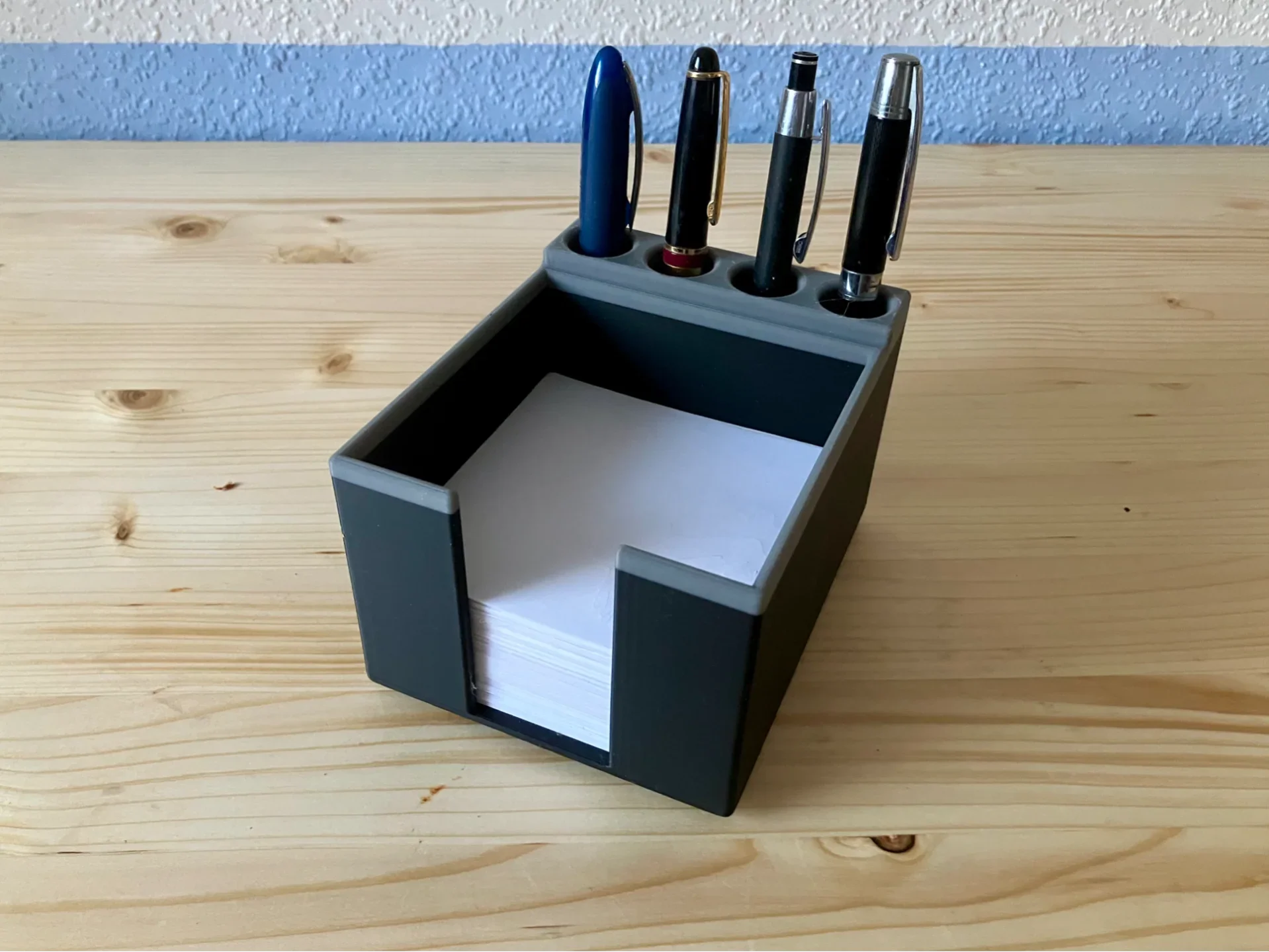 Notes box with pen holder