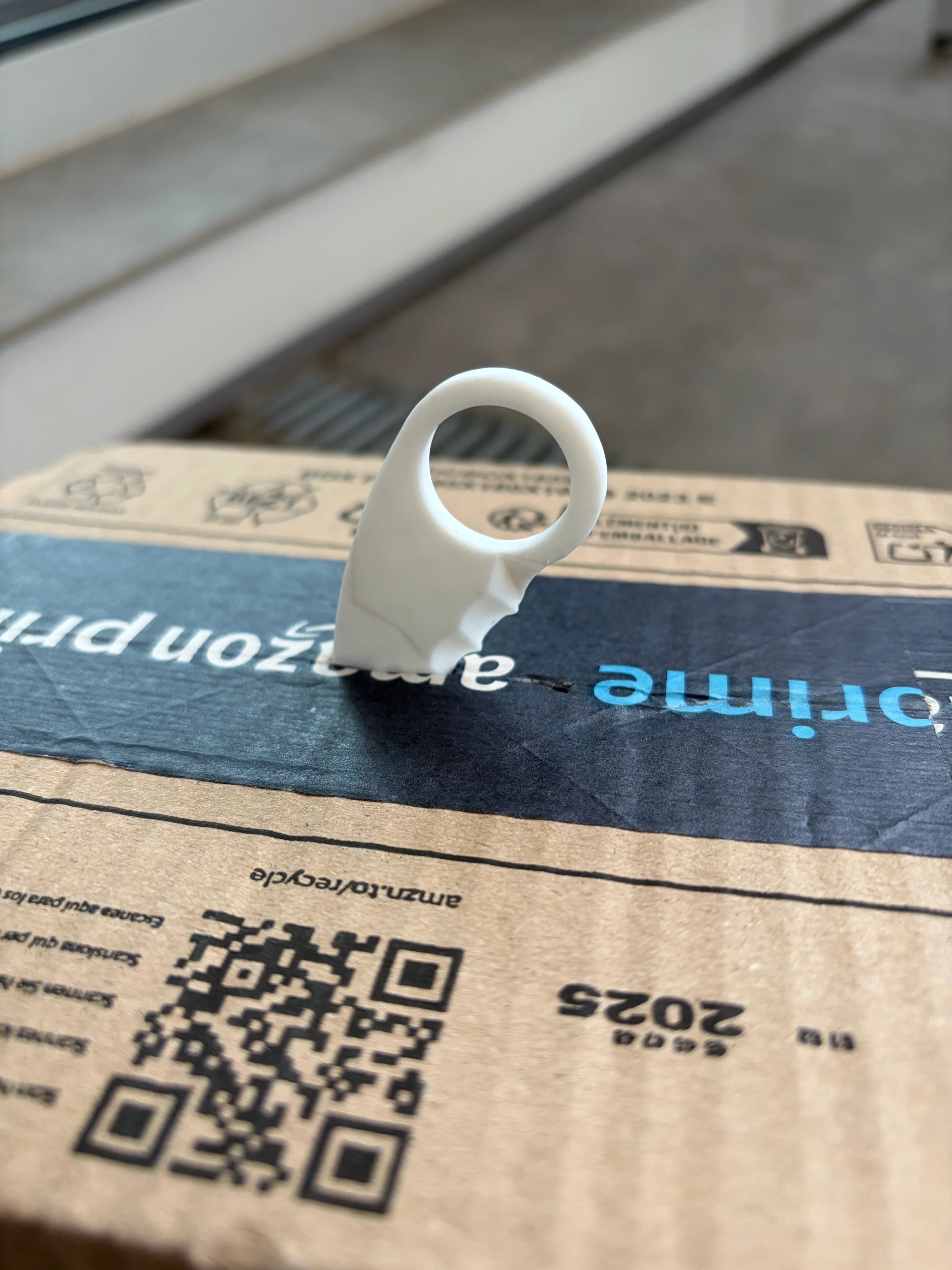 Shark teeth box opener